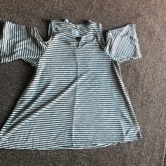 NWT BCBGeneration Striped Cold-Shoulder Top - Picture 6 of 7